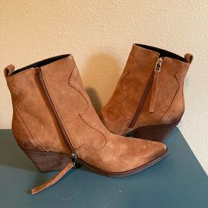 GOLO NYC LASSO CAMEL BOOTIES
